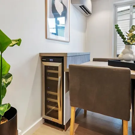 Apartament Dinbnb Homes I Historical 1850 House *