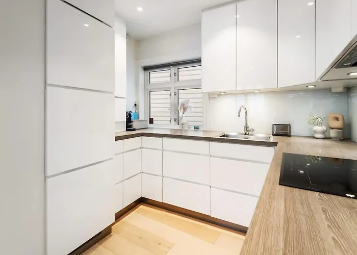 דירה Dinbnb Homes I Historical 1850 House *