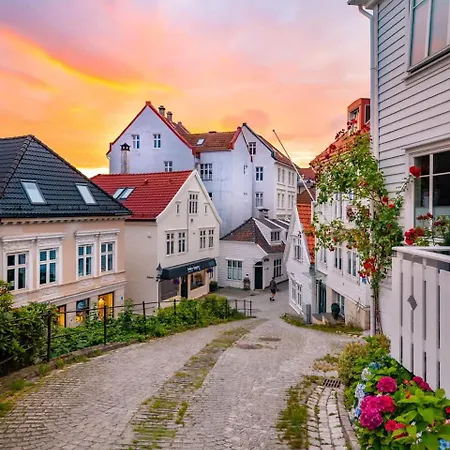Dinbnb Homes I Historical 1850 House Bergen